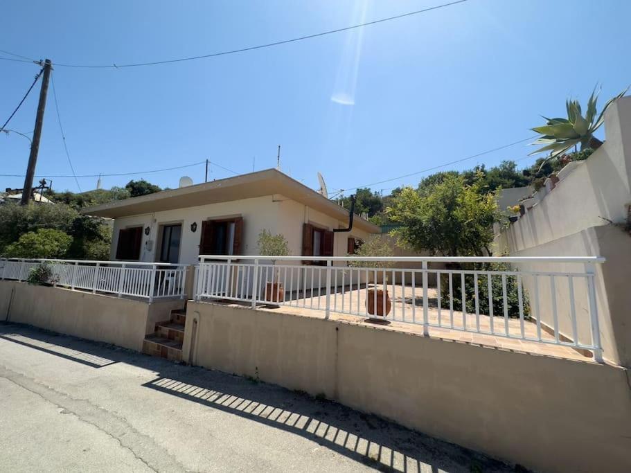 Maison Authentique Avec Grande Terrasse Villa Kritinía Exterior photo